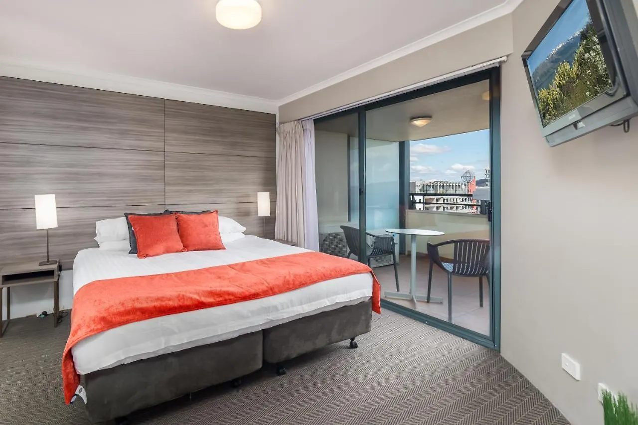 2Br 2Bath L8 Executive Apartment, In City Centre Canberra 0*,  Australien